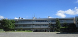 富岡小学校　校舎写真