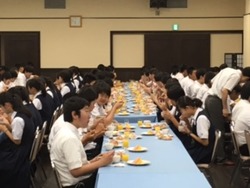 朝食