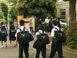朝の登校の様子