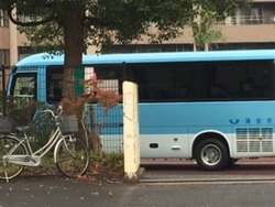 見学バス