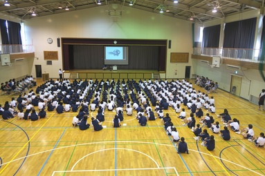 全校集会写真