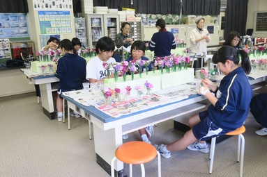 コサージュ作り写真