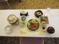 昼食のメニューの写真
