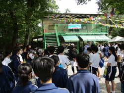 アウトドアセンター長瀞で説明を受けている写真