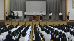 全校集会9月13日