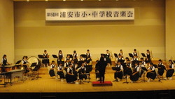 読み聞かせ・小中音楽会