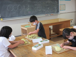 写真：3年図工