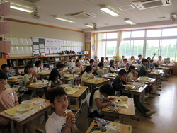 給食