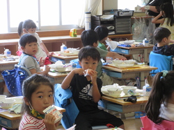 給食