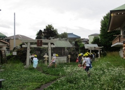 豊受神社にも富士塚がありました。