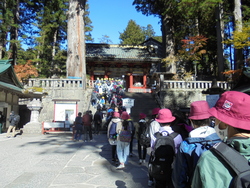 学校ごとに並ぶ列