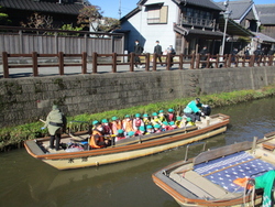 4グループで小野川で乗船体験しました。
