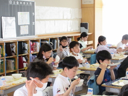 給食