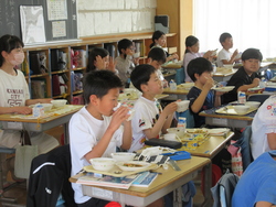 給食