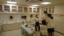 病院の新生児室