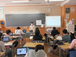 三月二二日