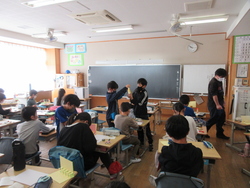 三月二二日
