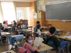 三月二二日