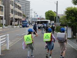 四月一二日