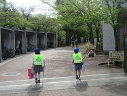 四月一二日