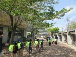 四月一二日