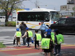 四月一二日