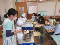 給食