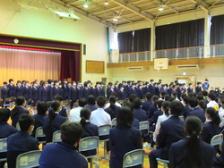 新入生代表お礼の言葉の写真