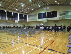 新入生が入場している写真