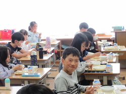 四月二五日