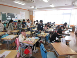 四月二五日