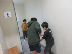 四月二六日