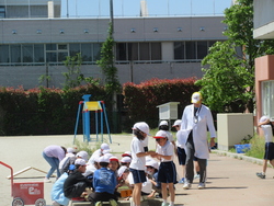 四月二七日