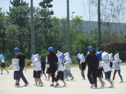 四月二八日