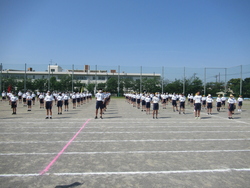 校歌の練習をしている写真