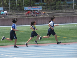 女子400Mリレー