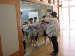 八月二五日