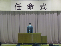 校長が話している写真