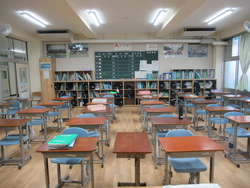 改修工事の終わった2年生の教室の写真