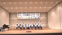 3年C組の合唱の写真