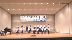3年A組の合唱の写真