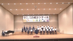 2年C組の合唱の写真