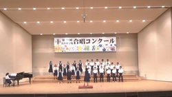 2年A組の合唱の写真