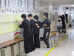校内書き初め展