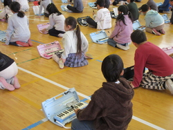 二月二七日