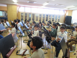 二月二七日