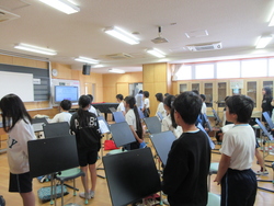 二月二七日