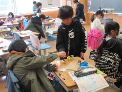 三月六日