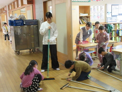 三月九日