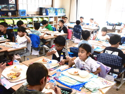 給食